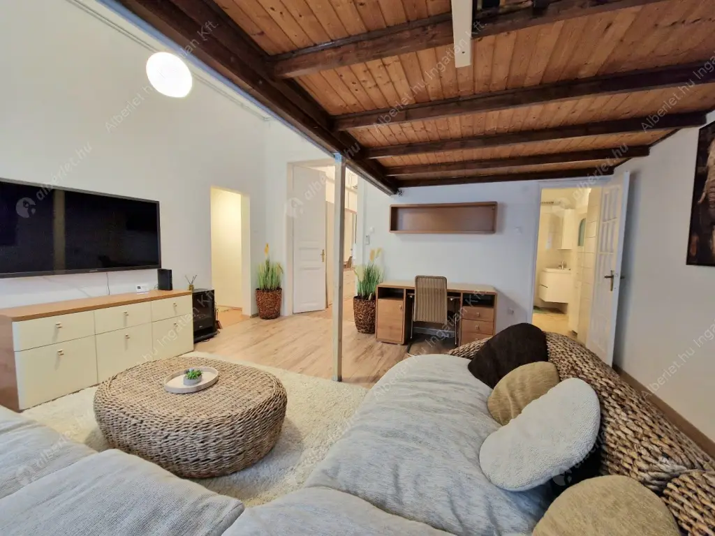 Kiadó albérlet 459000 Ft/hó áron: Budapest, VII. kerület  Huszár utca. Mérete: 80 nm, 3 szobás | Alberlet.hu - 6634104