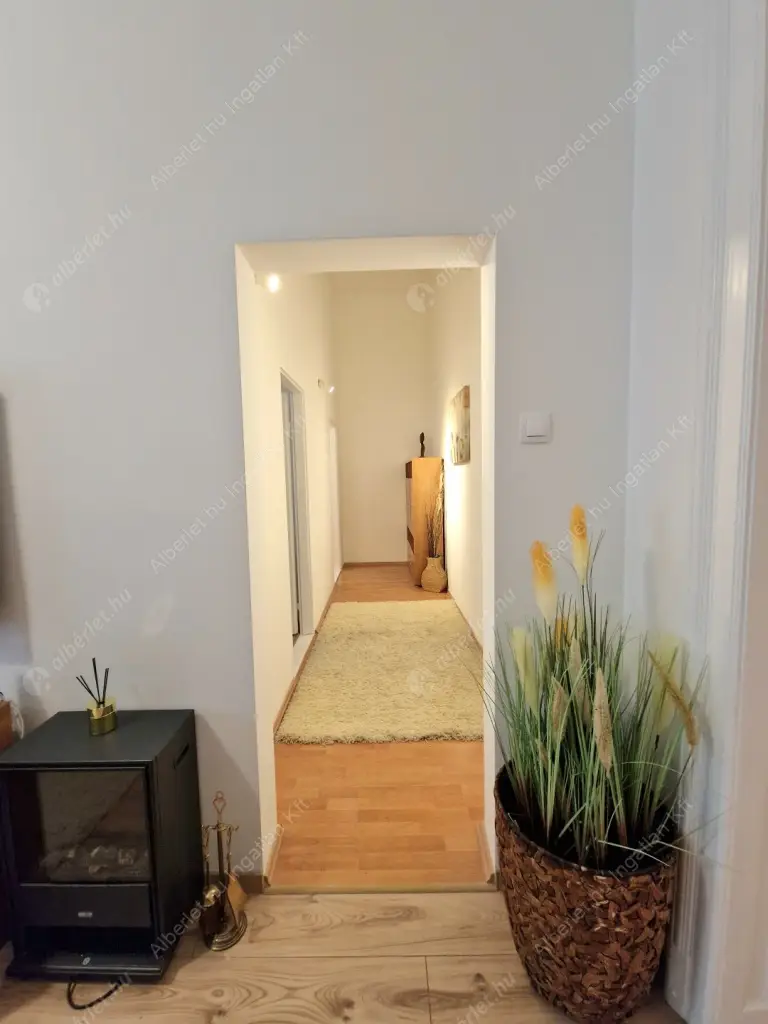 Kiadó albérlet 459000 Ft/hó áron: Budapest, VII. kerület  Huszár utca. Mérete: 80 nm, 3 szobás | Alberlet.hu - 6634106