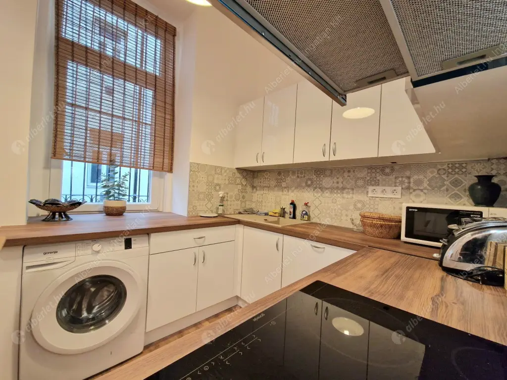 Kiadó albérlet 459000 Ft/hó áron: Budapest, VII. kerület  Huszár utca. Mérete: 80 nm, 3 szobás | Alberlet.hu - 6634116