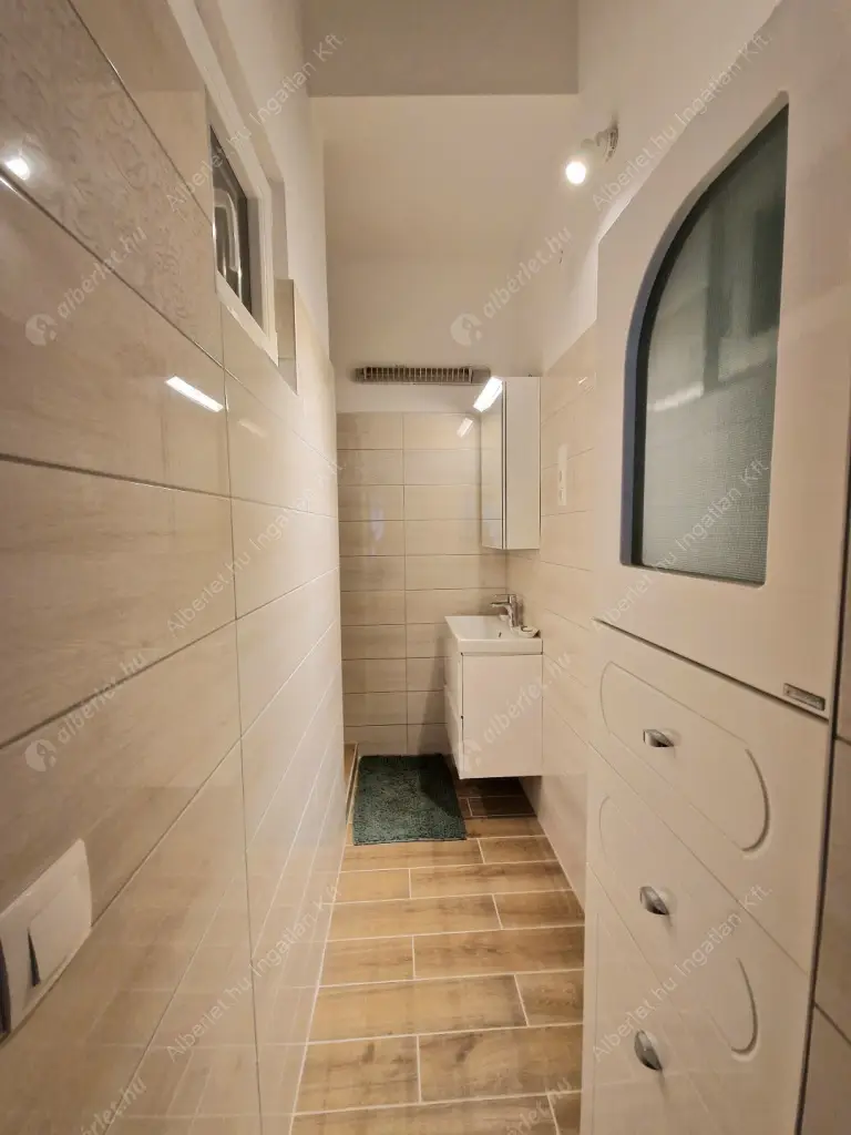 Kiadó albérlet 459000 Ft/hó áron: Budapest, VII. kerület  Huszár utca. Mérete: 80 nm, 3 szobás | Alberlet.hu - 6634118