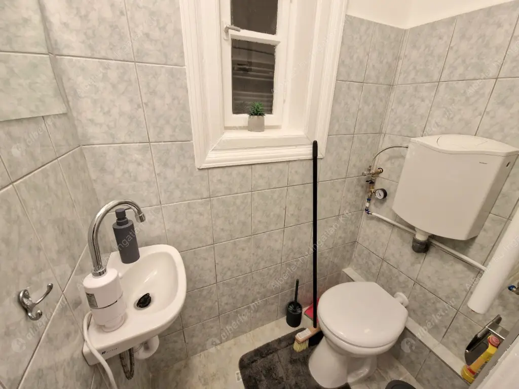 Kiadó albérlet 459000 Ft/hó áron: Budapest, VII. kerület  Huszár utca. Mérete: 80 nm, 3 szobás | Alberlet.hu - 6634120