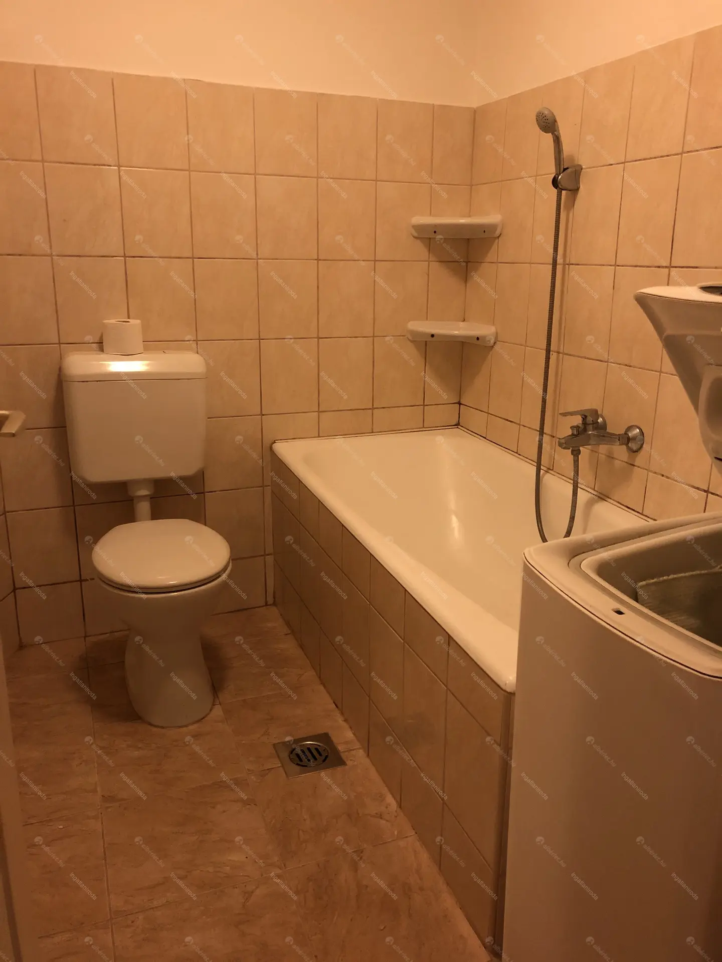 Kiadó albérlet 185000 Ft/hó áron: Budapest, VII. kerület  István út. Mérete: 30 nm, 1 szobás | Alberlet.hu - 5605331