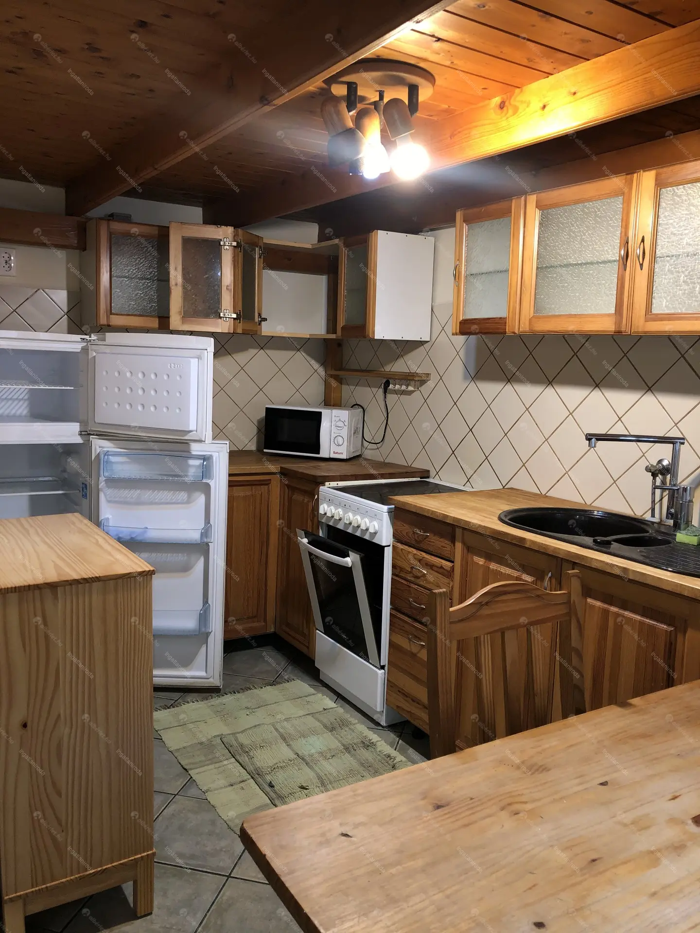 Kiadó albérlet 185000 Ft/hó áron: Budapest, VII. kerület  István út. Mérete: 30 nm, 1 szobás | Alberlet.hu - 5605334