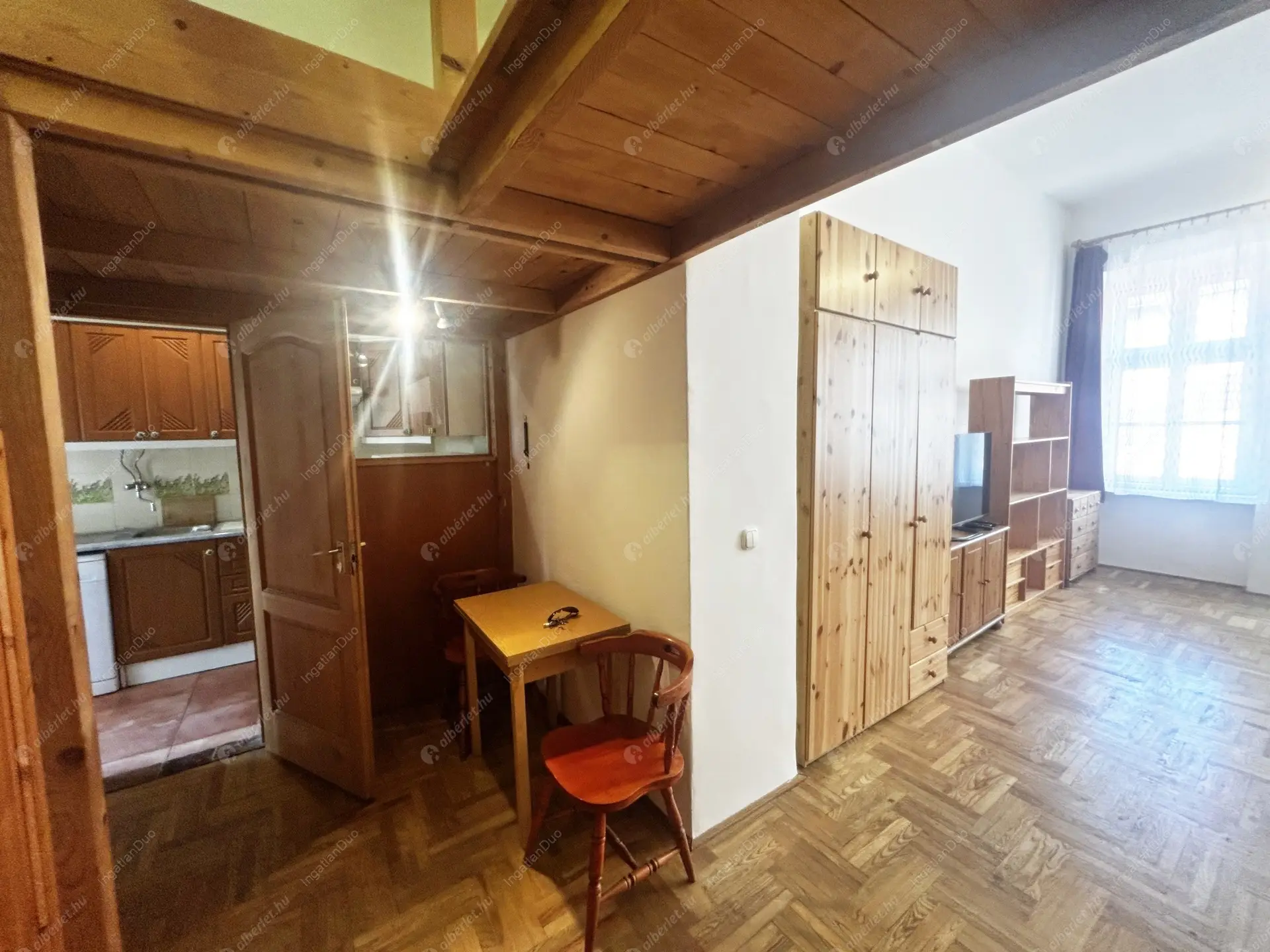 Kiadó albérlet 180000 Ft/hó áron: Budapest, VII. kerület  István út. Mérete: 40 nm, 1 szobás | Alberlet.hu - 6539418