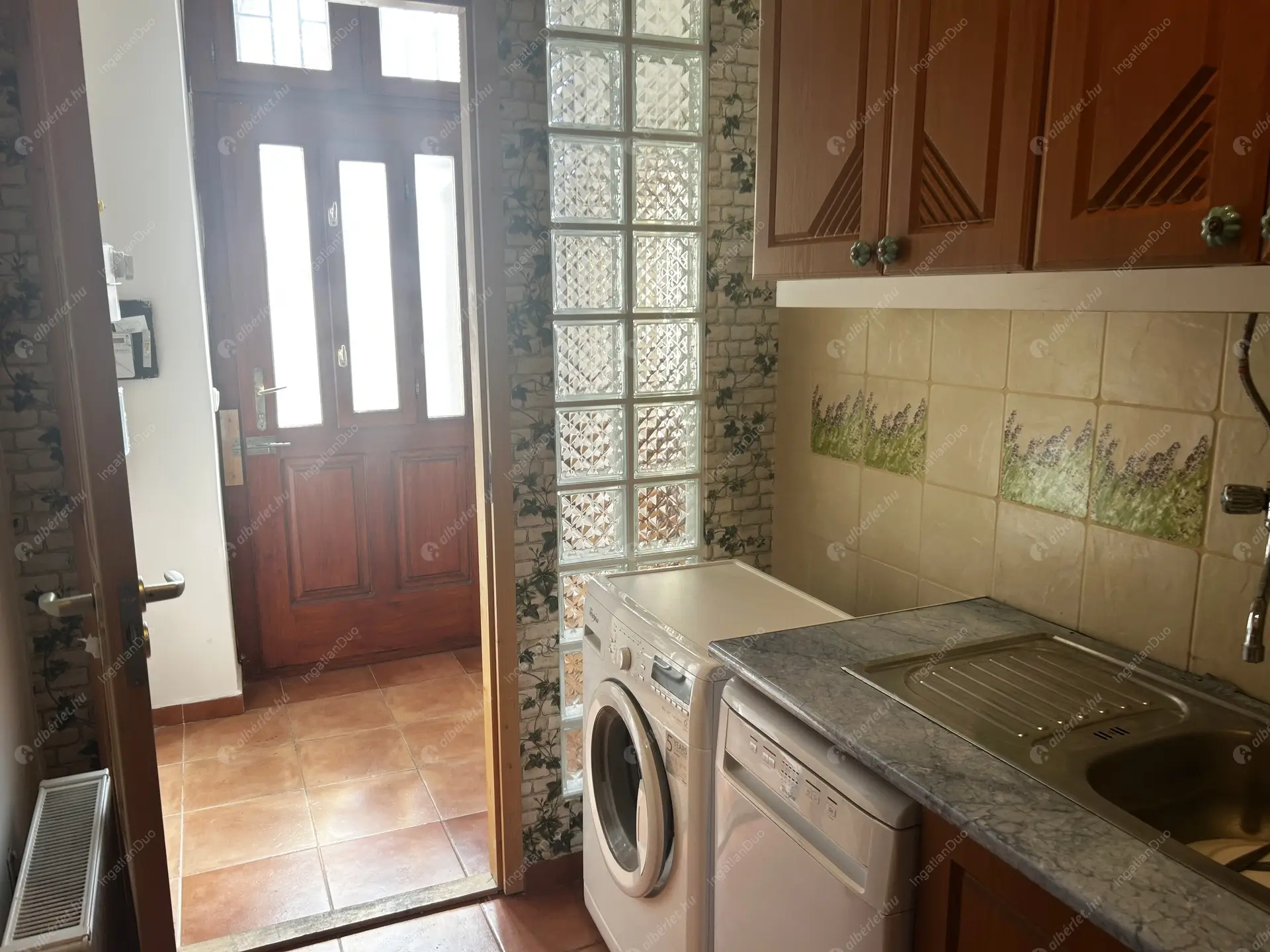 Kiadó albérlet 180000 Ft/hó áron: Budapest, VII. kerület  István út. Mérete: 40 nm, 1 szobás | Alberlet.hu - 6539421