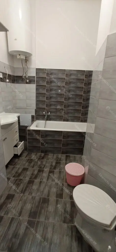 Kiadó albérlet 960000 Ft/hó áron: Budapest, VII. kerület  István utca. Mérete: 110 nm, 3 szobás | Alberlet.hu - 6676021