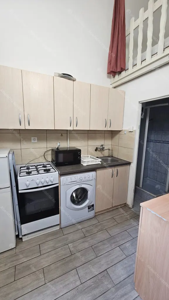 Kiadó albérlet 160000 Ft/hó áron: Budapest, VII. kerület  István utca. Mérete: 27 nm, 1 szobás | Alberlet.hu - 6671956