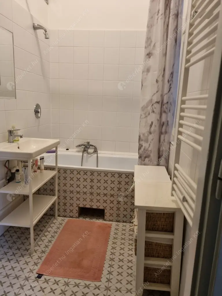 Kiadó albérlet 410000 Ft/hó áron: Budapest, VII. kerület  István utca. Mérete: 94 nm, 4 szobás | Alberlet.hu - 6586970