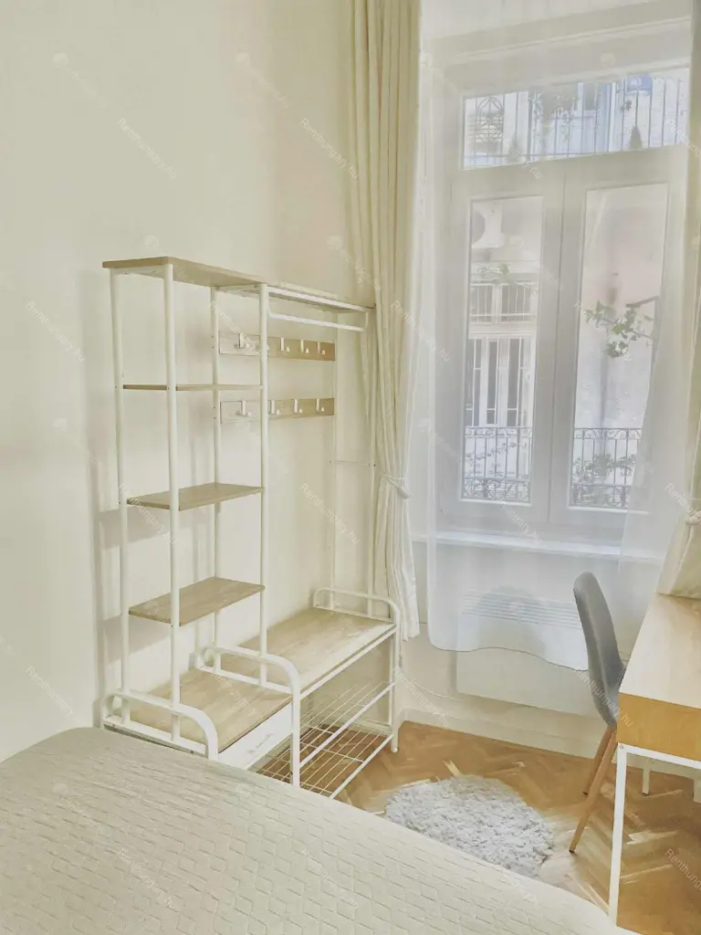 Kiadó albérlet 263000 Ft/hó áron: Budapest, VII. kerület  Izabella utca. Mérete: 40 nm, 1 szobás | Alberlet.hu - 6663370