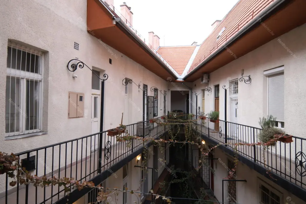 Kiadó albérlet 263000 Ft/hó áron: Budapest, VII. kerület  Izabella utca. Mérete: 40 nm, 1 szobás | Alberlet.hu - 6663382