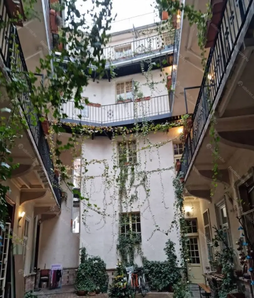 Kiadó albérlet 263000 Ft/hó áron: Budapest, VII. kerület  Izabella utca. Mérete: 40 nm, 1 szobás | Alberlet.hu - 6663383