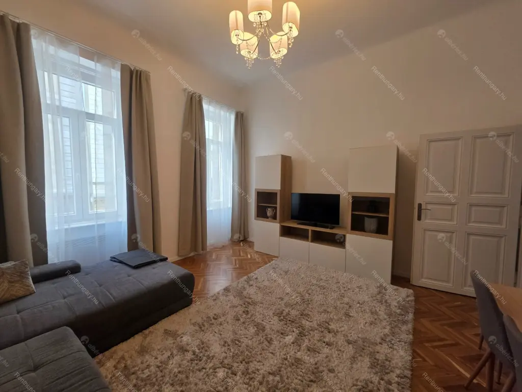 Kiadó albérlet 251000 Ft/hó áron: Budapest, VII. kerület  Izabella utca. Mérete: 46 nm, 1 szobás | Alberlet.hu - 6668047