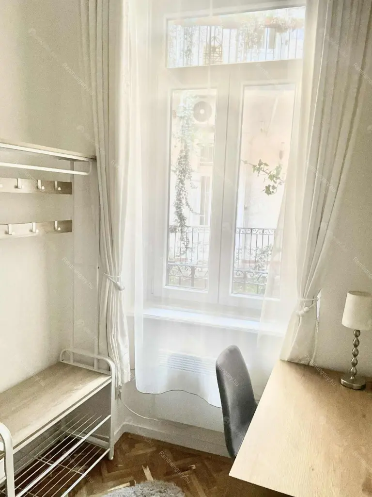 Kiadó albérlet 251000 Ft/hó áron: Budapest, VII. kerület  Izabella utca. Mérete: 46 nm, 1 szobás | Alberlet.hu - 6668053