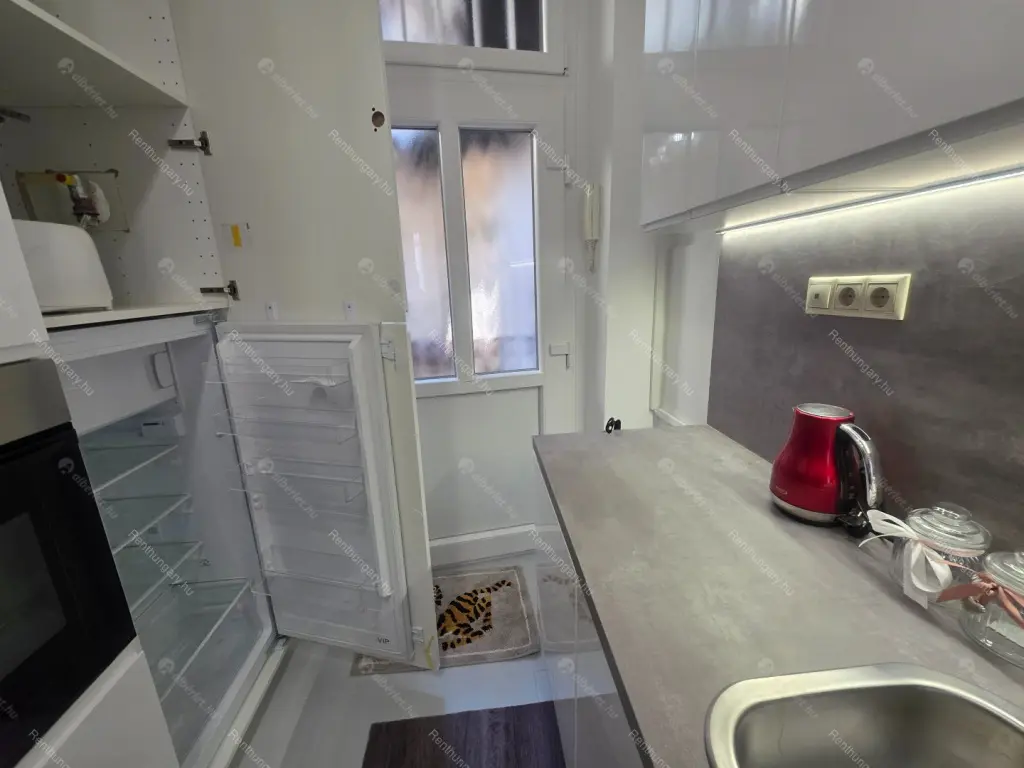 Kiadó albérlet 251000 Ft/hó áron: Budapest, VII. kerület  Izabella utca. Mérete: 46 nm, 1 szobás | Alberlet.hu - 6668057