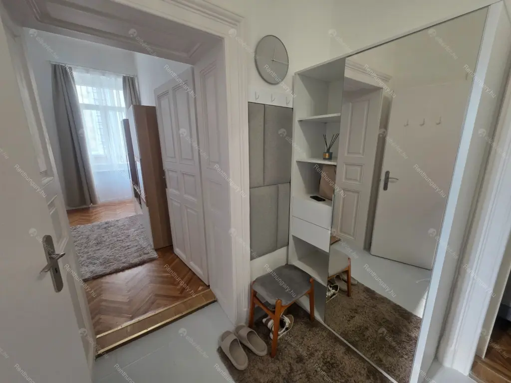 Kiadó albérlet 251000 Ft/hó áron: Budapest, VII. kerület  Izabella utca. Mérete: 46 nm, 1 szobás | Alberlet.hu - 6668060