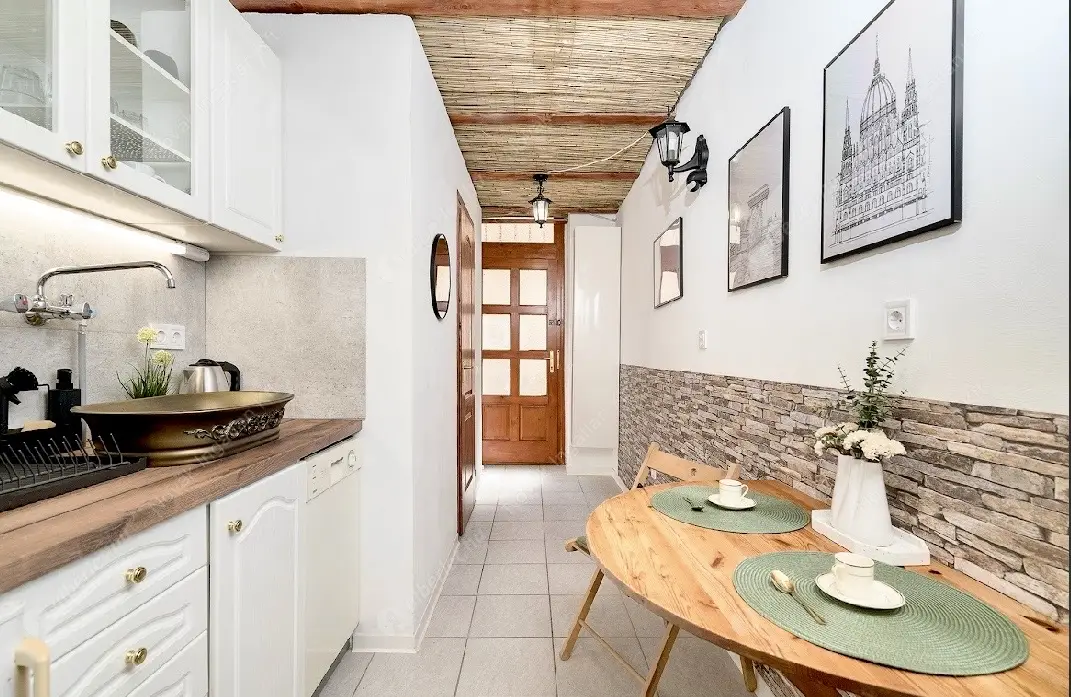 Kiadó albérlet 250000 Ft/hó áron: Budapest, VII. kerület  Jósika utca. Mérete: 35 nm, 1 szobás | Alberlet.hu - 6554749