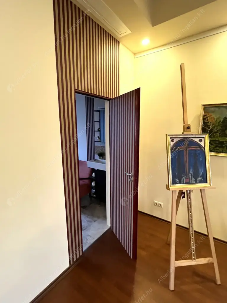 Kiadó albérlet 850000 Ft/hó áron: Budapest, VII. kerület  Károly körút. Mérete: 100 nm, 4 szobás | Alberlet.hu - 6616233