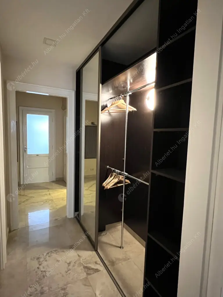 Kiadó albérlet 850000 Ft/hó áron: Budapest, VII. kerület  Károly körút. Mérete: 100 nm, 4 szobás | Alberlet.hu - 6616235