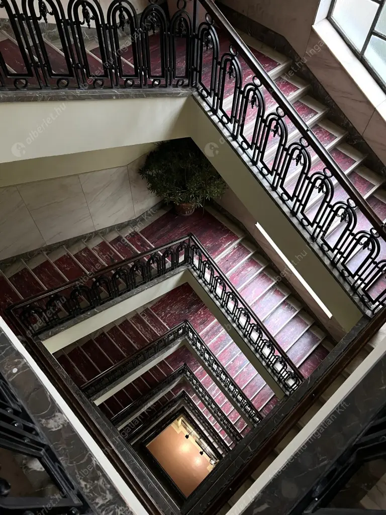 Kiadó albérlet 850000 Ft/hó áron: Budapest, VII. kerület  Károly körút. Mérete: 100 nm, 4 szobás | Alberlet.hu - 6616238