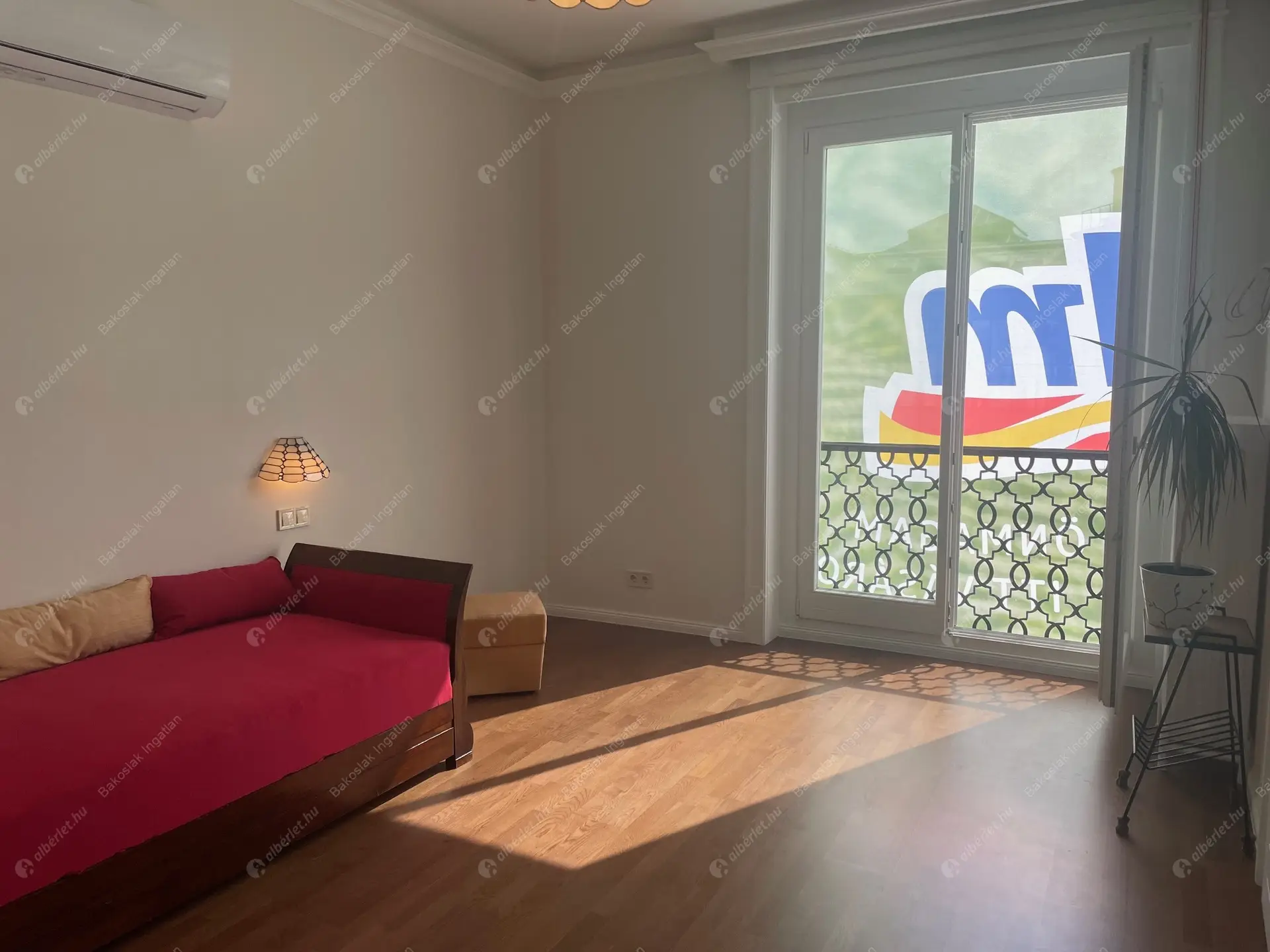 Kiadó albérlet 620000 Ft/hó áron: Budapest, VII. kerület  Károly körút. Mérete: 105 nm, 4 szobás | Alberlet.hu - 6211185