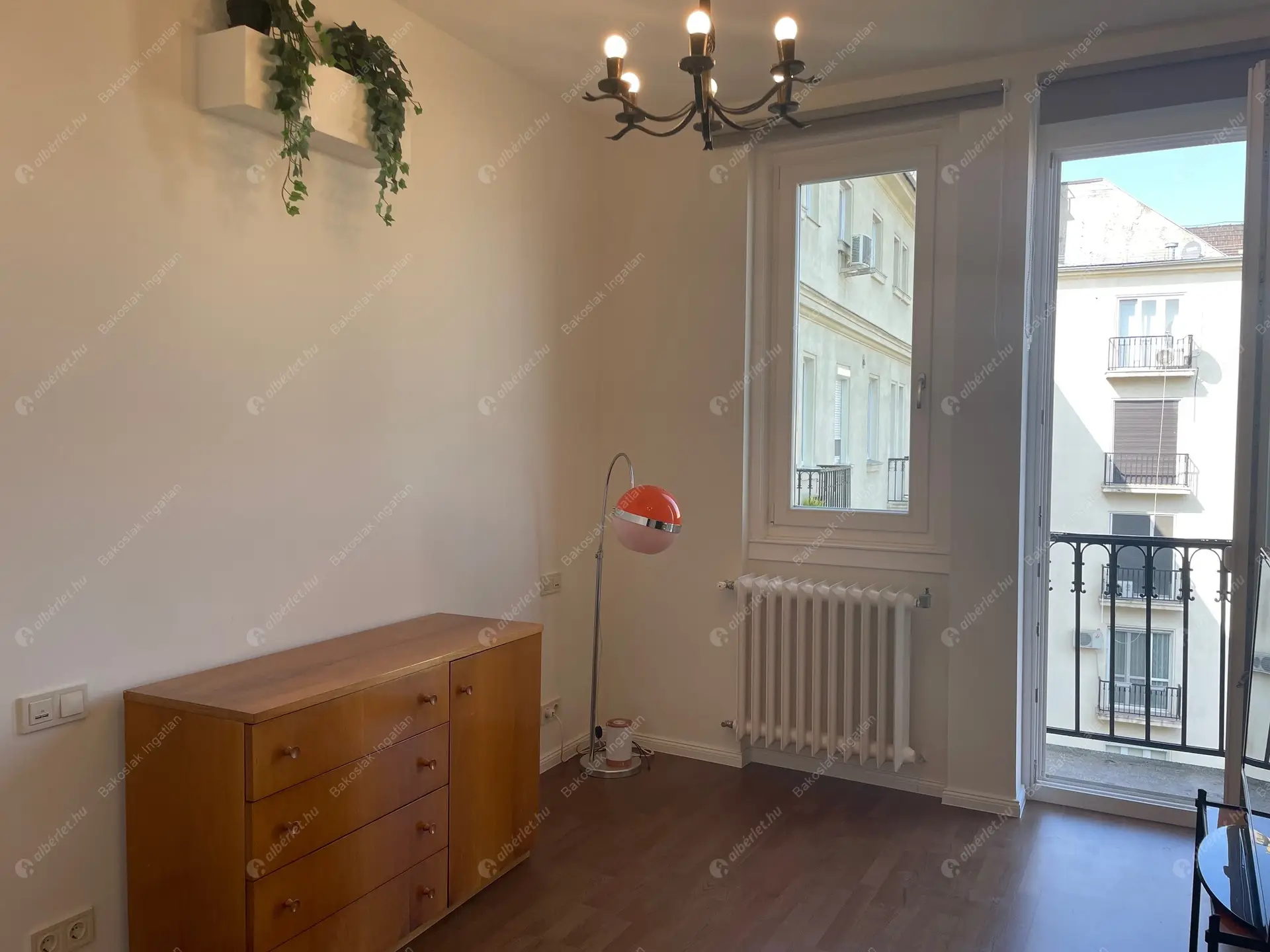 Kiadó albérlet 620000 Ft/hó áron: Budapest, VII. kerület  Károly körút. Mérete: 105 nm, 4 szobás | Alberlet.hu - 6211196