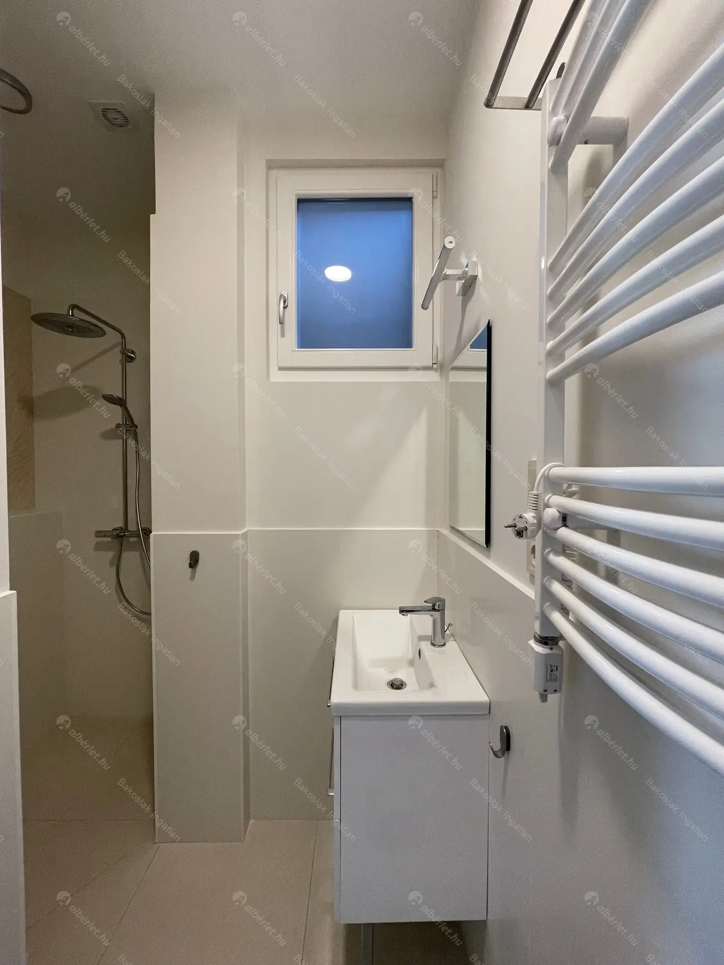 Kiadó albérlet 620000 Ft/hó áron: Budapest, VII. kerület  Károly körút. Mérete: 105 nm, 4 szobás | Alberlet.hu - 6211200