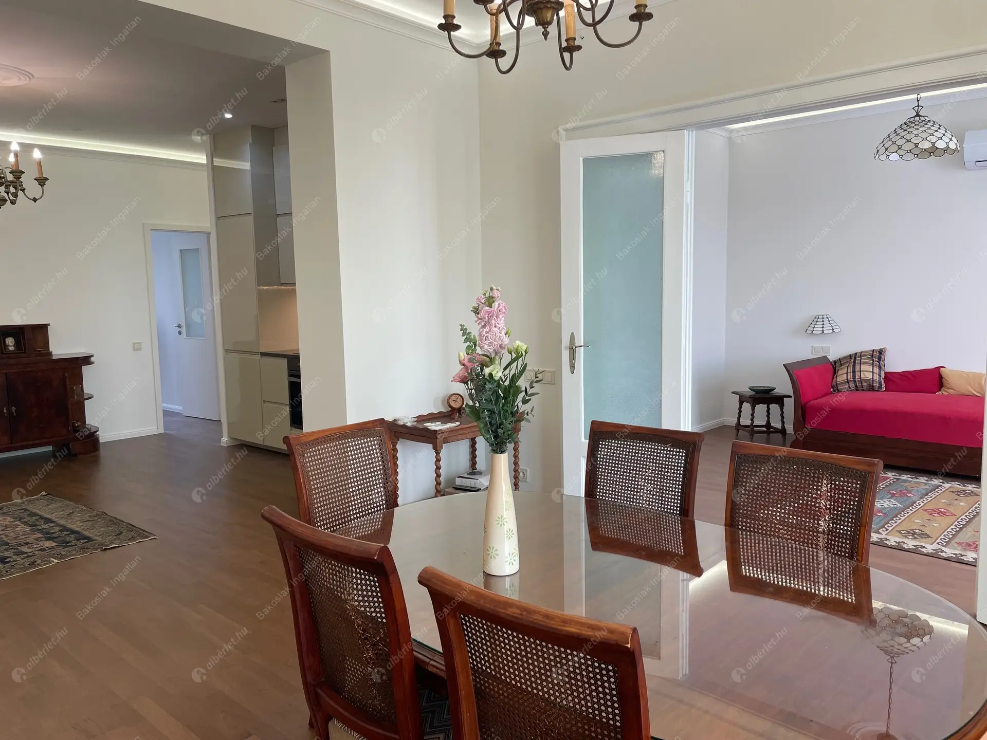 Kiadó albérlet 620000 Ft/hó áron: Budapest, VII. kerület  Károly körút. Mérete: 105 nm, 4 szobás | Alberlet.hu - 6211206