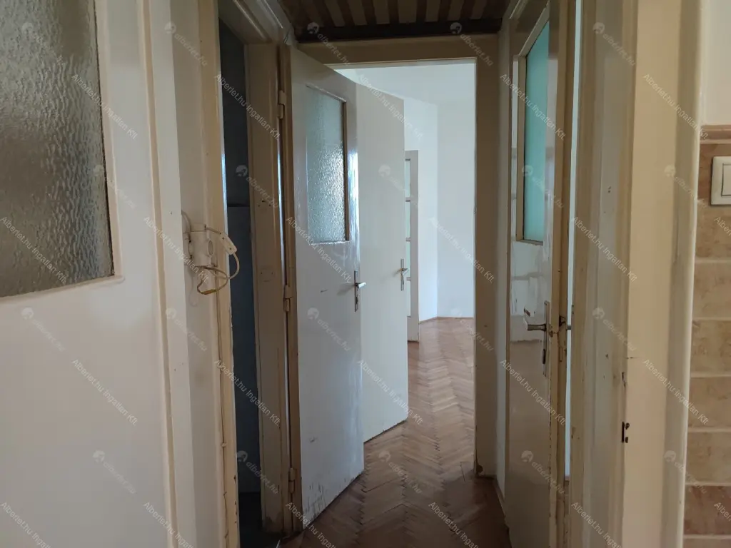 Kiadó albérlet 1200000 Ft/hó áron: Budapest, VII. kerület  Károly körút. Mérete: 114 nm, 5 szobás | Alberlet.hu - 6651506