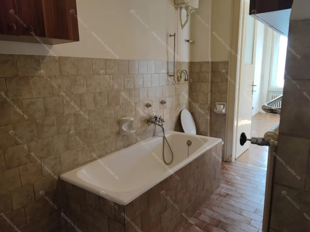 Kiadó albérlet 1200000 Ft/hó áron: Budapest, VII. kerület  Károly körút. Mérete: 114 nm, 5 szobás | Alberlet.hu - 6651514