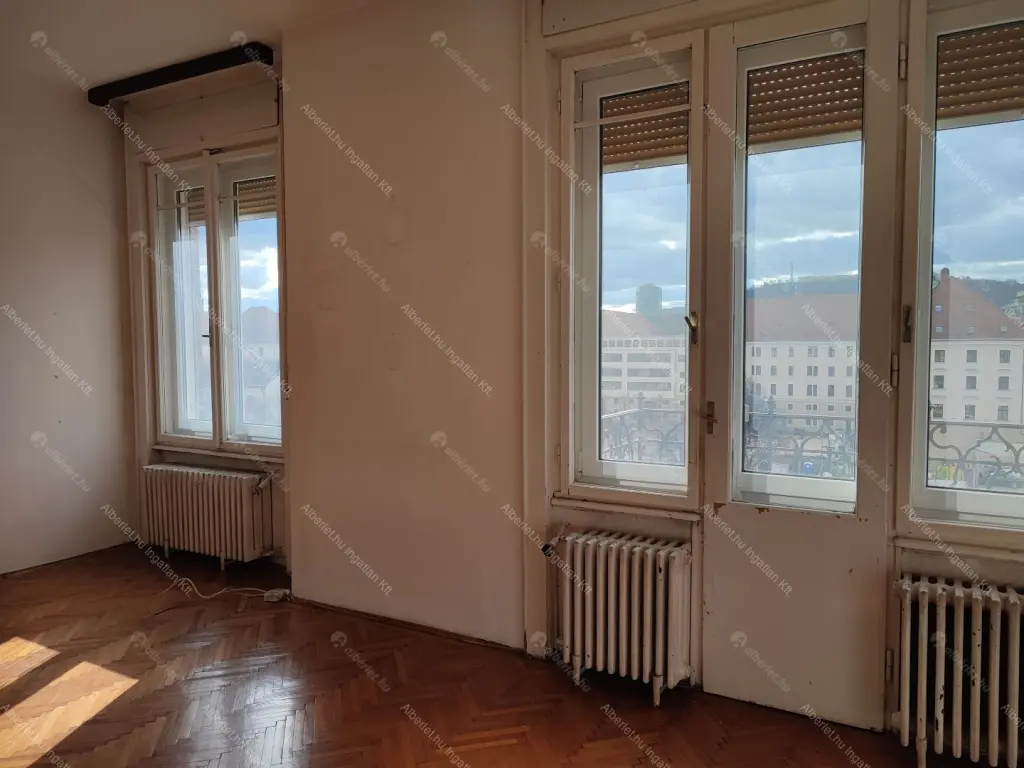 Kiadó albérlet 1200000 Ft/hó áron: Budapest, VII. kerület  Károly körút. Mérete: 114 nm, 5 szobás | Alberlet.hu - 6651516