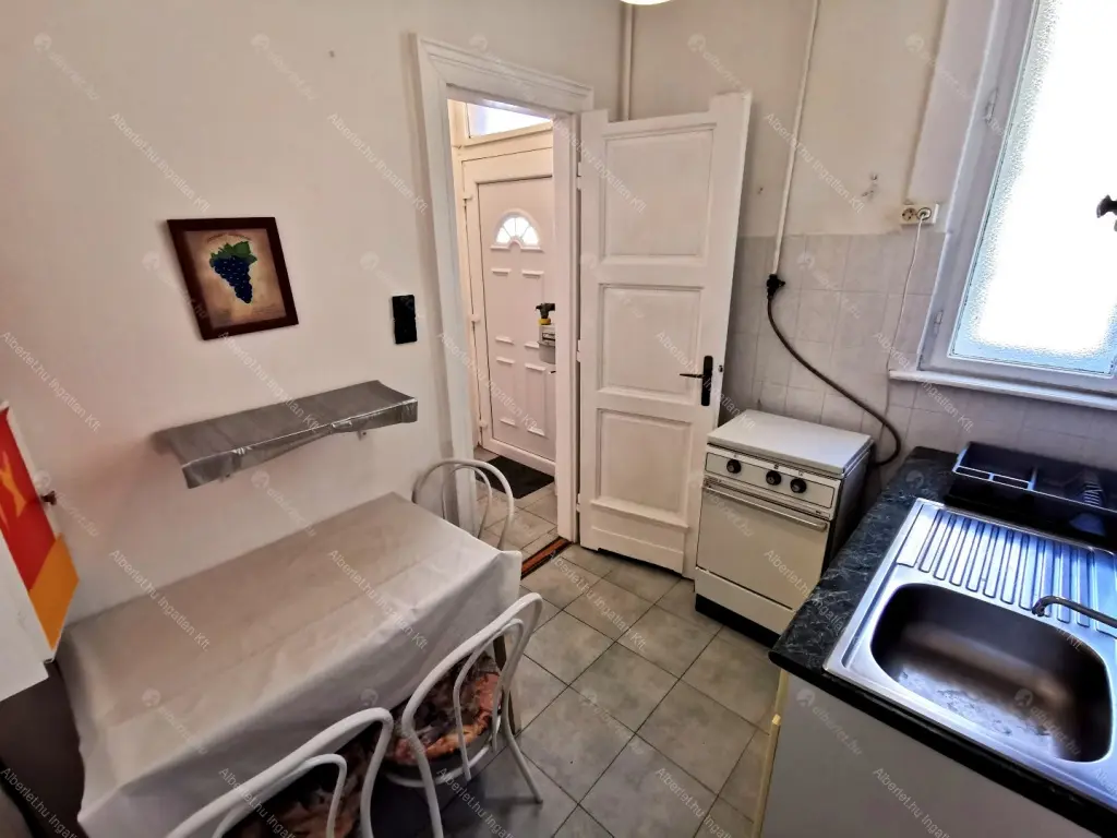 Kiadó albérlet 240000 Ft/hó áron: Budapest, VII. kerület  Károly körút. Mérete: 42 nm, 1 szobás | Alberlet.hu - 6693929