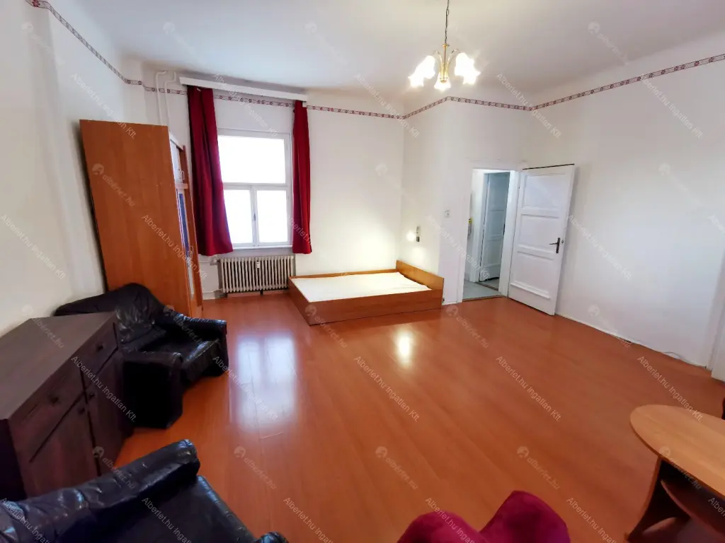 Kiadó albérlet 240000 Ft/hó áron: Budapest, VII. kerület  Károly körút. Mérete: 42 nm, 1 szobás | Alberlet.hu - 6693931