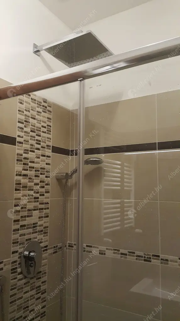 Kiadó albérlet 270000 Ft/hó áron: Budapest, VII. kerület  Károly körút. Mérete: 44 nm, 1 szobás | Alberlet.hu - 6618156