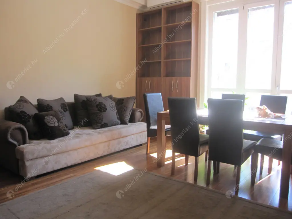 Kiadó albérlet 270000 Ft/hó áron: Budapest, VII. kerület  Károly körút. Mérete: 44 nm, 1 szobás | Alberlet.hu - 6618160