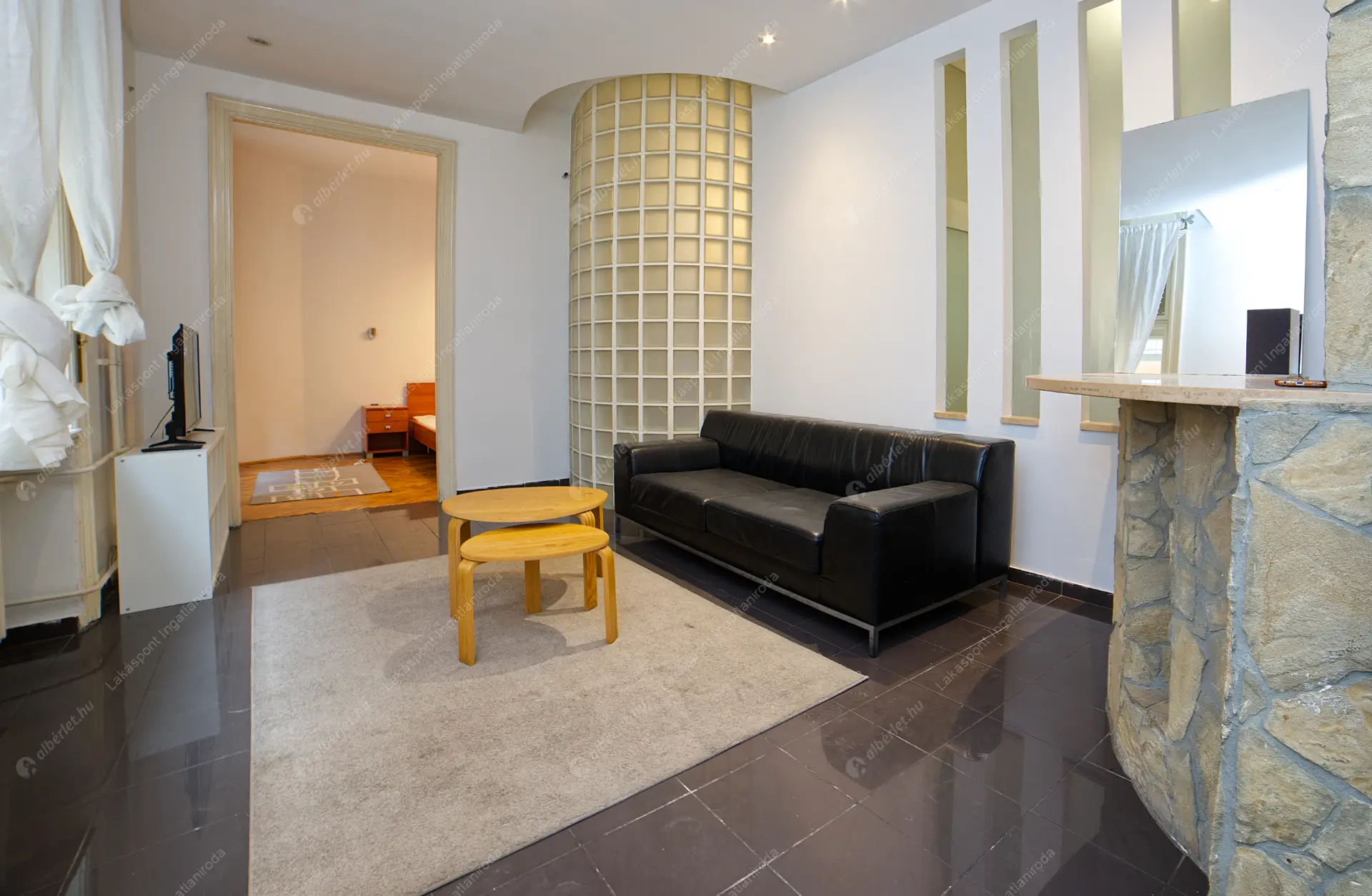 Kiadó albérlet 250000 Ft/hó áron: Budapest, VII. kerület  Károly körút. Mérete: 60 nm, 2 szobás | Alberlet.hu - 6571806