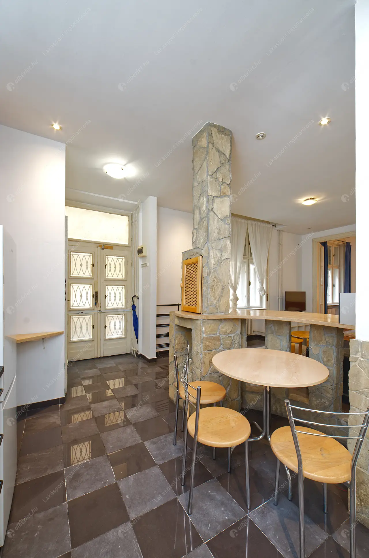 Kiadó albérlet 250000 Ft/hó áron: Budapest, VII. kerület  Károly körút. Mérete: 60 nm, 2 szobás | Alberlet.hu - 6571807