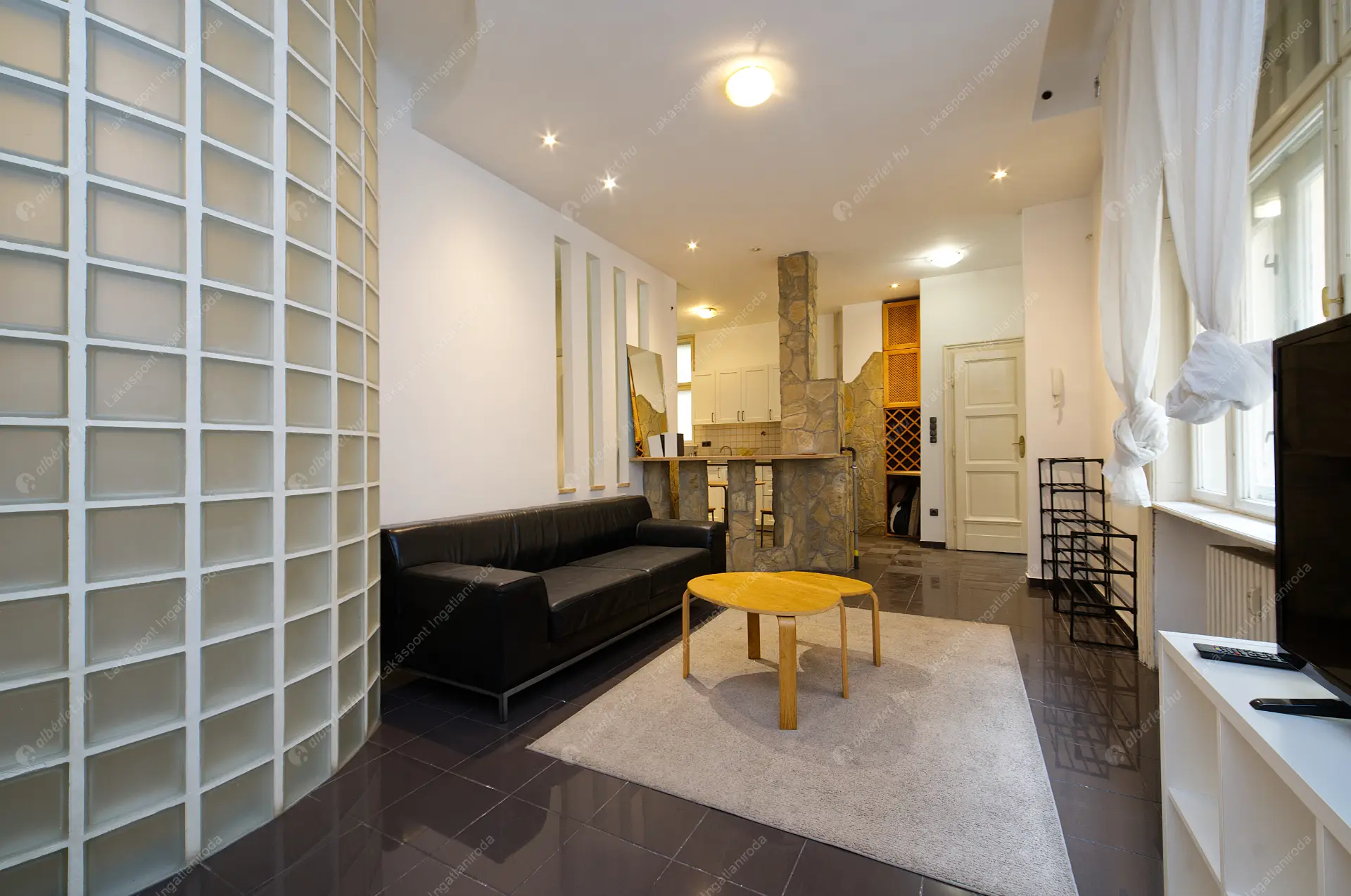 Kiadó albérlet 250000 Ft/hó áron: Budapest, VII. kerület  Károly körút. Mérete: 60 nm, 2 szobás | Alberlet.hu - 6571808