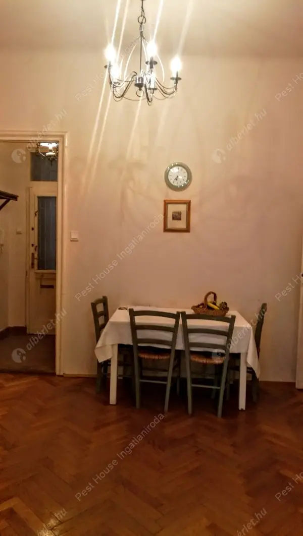 Kiadó albérlet 325000 Ft/hó áron: Budapest, VII. kerület  Károly körút. Mérete: 74 nm, 2 szobás | Alberlet.hu - 6492674