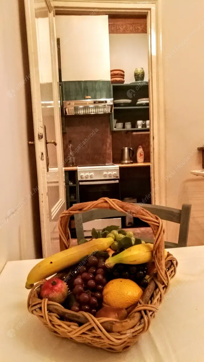 Kiadó albérlet 325000 Ft/hó áron: Budapest, VII. kerület  Károly körút. Mérete: 74 nm, 2 szobás | Alberlet.hu - 6492688