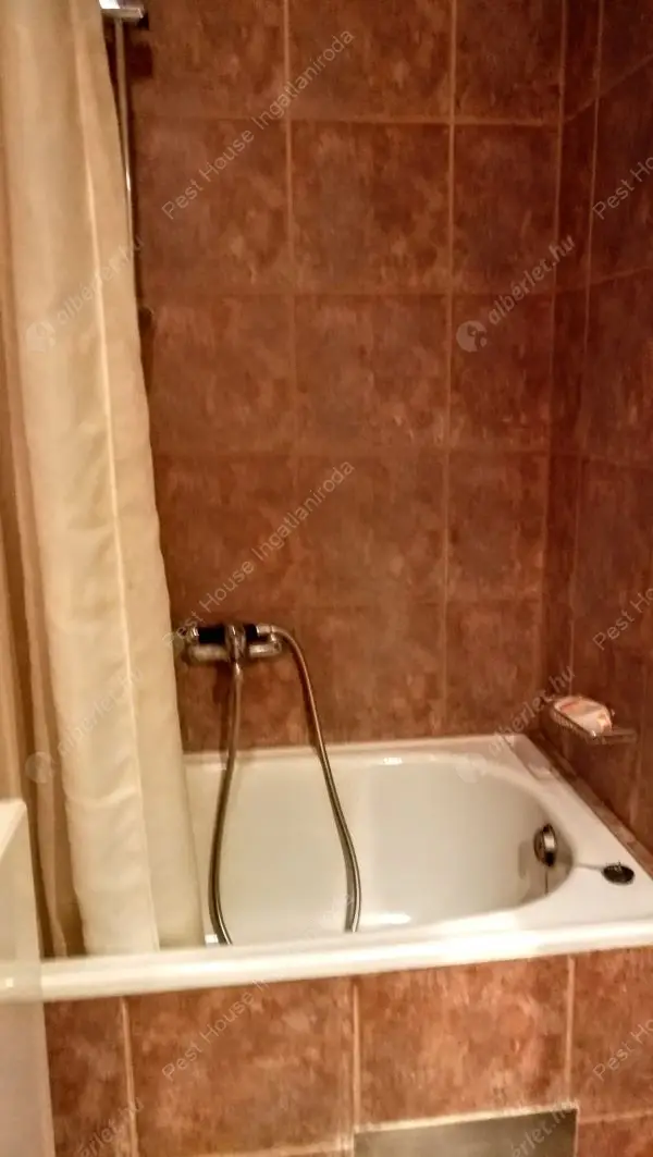 Kiadó albérlet 325000 Ft/hó áron: Budapest, VII. kerület  Károly körút. Mérete: 74 nm, 2 szobás | Alberlet.hu - 6492689