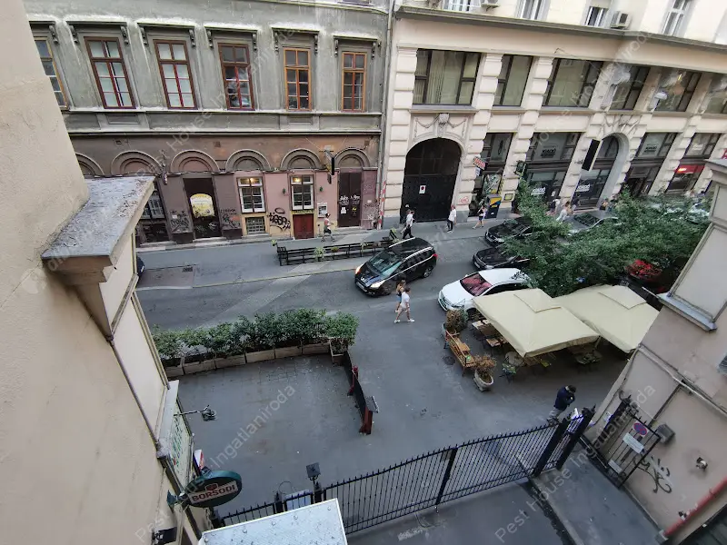 Kiadó albérlet 325000 Ft/hó áron: Budapest, VII. kerület  Károly körút. Mérete: 74 nm, 2 szobás | Alberlet.hu - 6492692