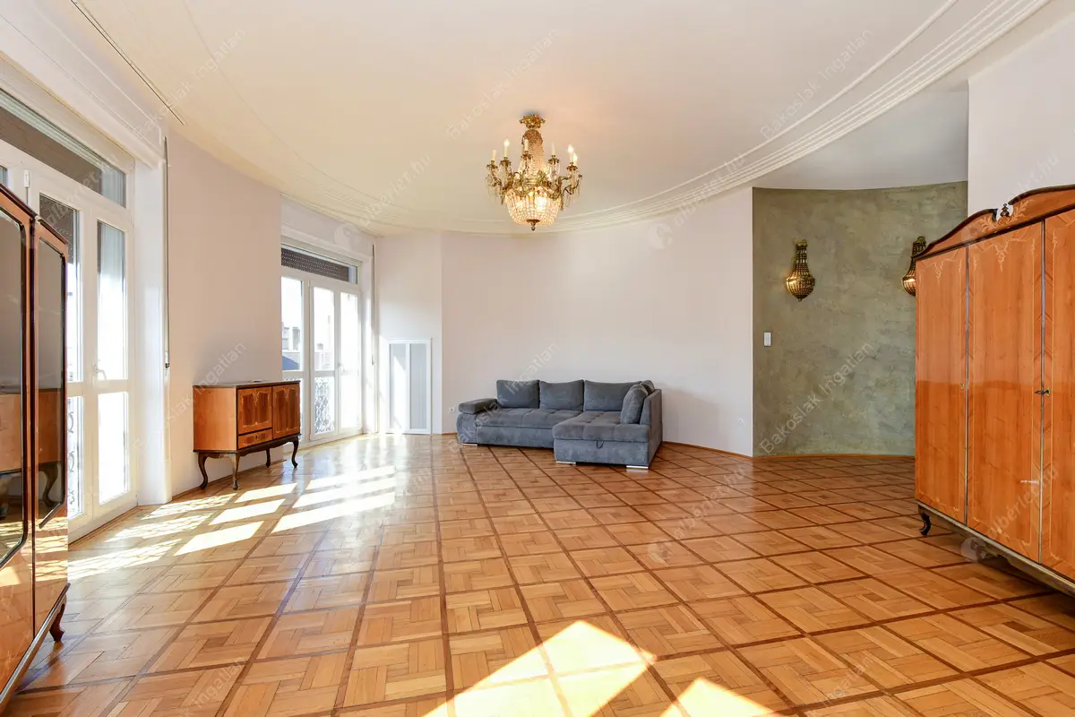 Kiadó albérlet 388000 Ft/hó áron: Budapest, VII. kerület  Károly körút. Mérete: 90 nm, 2 szobás | Alberlet.hu - 6424569