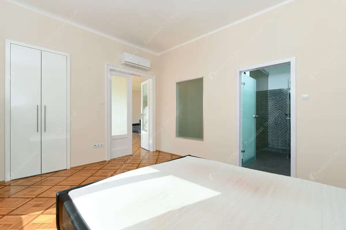 Kiadó albérlet 388000 Ft/hó áron: Budapest, VII. kerület  Károly körút. Mérete: 90 nm, 2 szobás | Alberlet.hu - 6424573