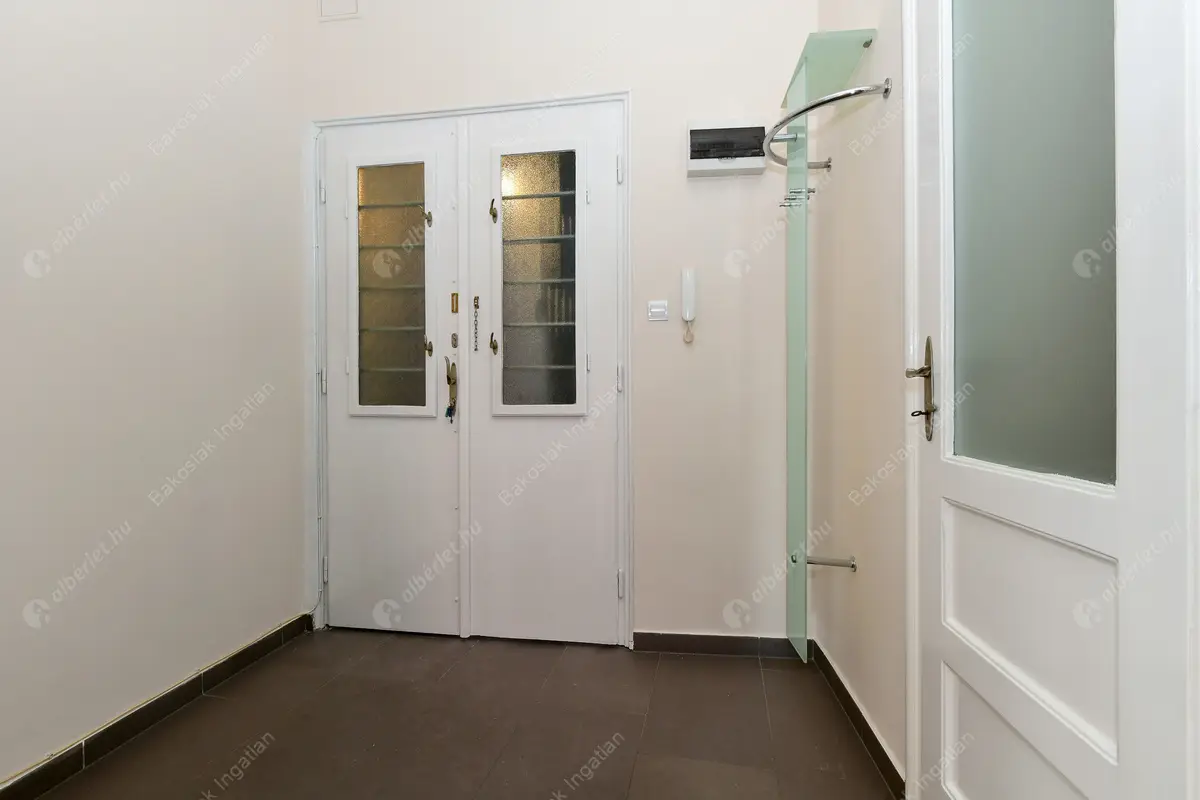 Kiadó albérlet 388000 Ft/hó áron: Budapest, VII. kerület  Károly körút. Mérete: 90 nm, 2 szobás | Alberlet.hu - 6424578