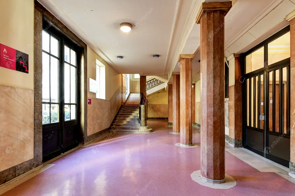 Kiadó albérlet 388000 Ft/hó áron: Budapest, VII. kerület  Károly körút. Mérete: 90 nm, 2 szobás | Alberlet.hu - 6424579