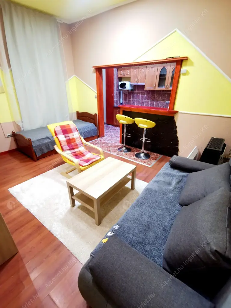 Kiadó albérlet 180000 Ft/hó áron: Budapest, VII. kerület  Kazinczy utca. Mérete: 31 nm, 1 szobás | Alberlet.hu - 6586531