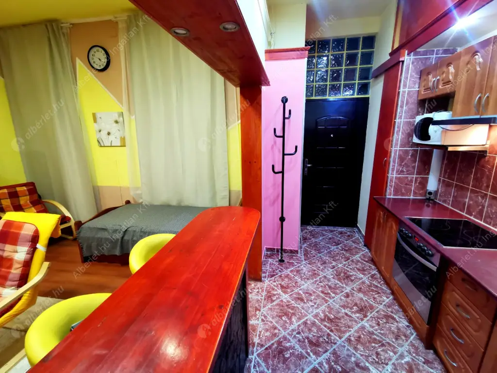 Kiadó albérlet 180000 Ft/hó áron: Budapest, VII. kerület  Kazinczy utca. Mérete: 31 nm, 1 szobás | Alberlet.hu - 6586537