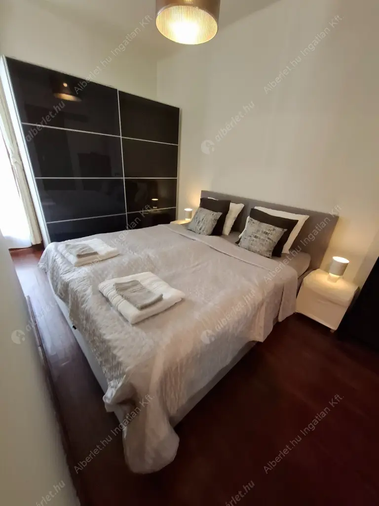 Kiadó albérlet 250000 Ft/hó áron: Budapest, VII. kerület  Kazinczy utca. Mérete: 32 nm, 2 szobás | Alberlet.hu - 6576573