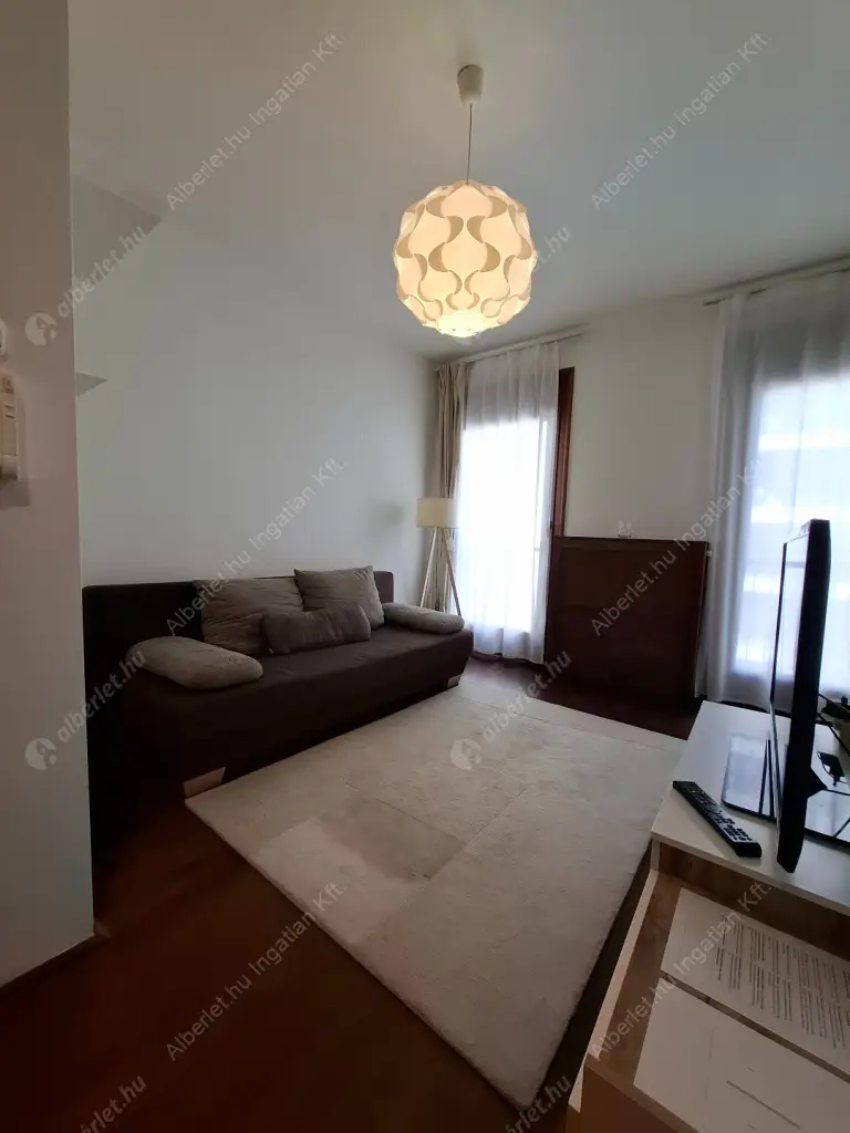 Kiadó albérlet 250000 Ft/hó áron: Budapest, VII. kerület  Kazinczy utca. Mérete: 32 nm, 2 szobás | Alberlet.hu - 6576575