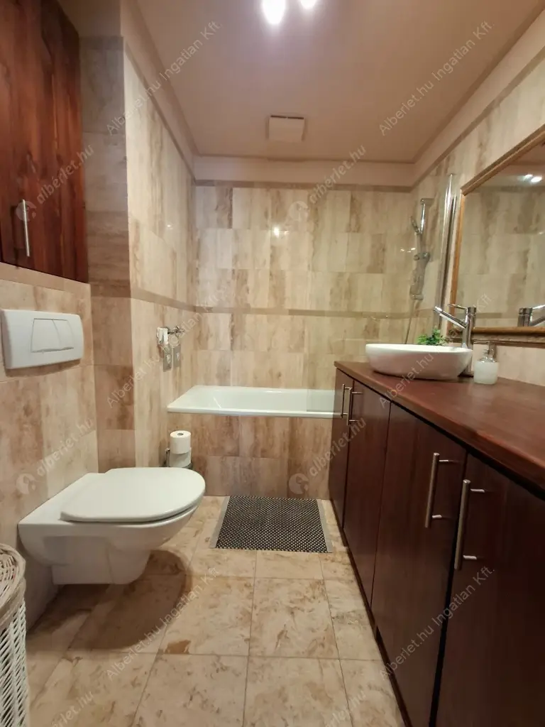 Kiadó albérlet 250000 Ft/hó áron: Budapest, VII. kerület  Kazinczy utca. Mérete: 32 nm, 2 szobás | Alberlet.hu - 6576576